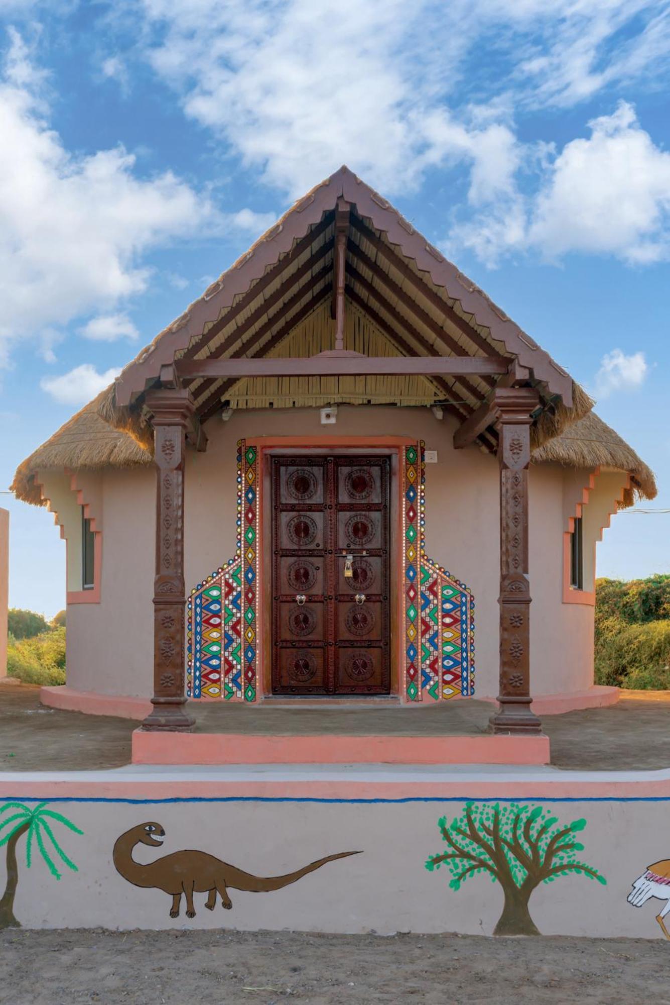 Dholavira Village Resort Bagian luar foto