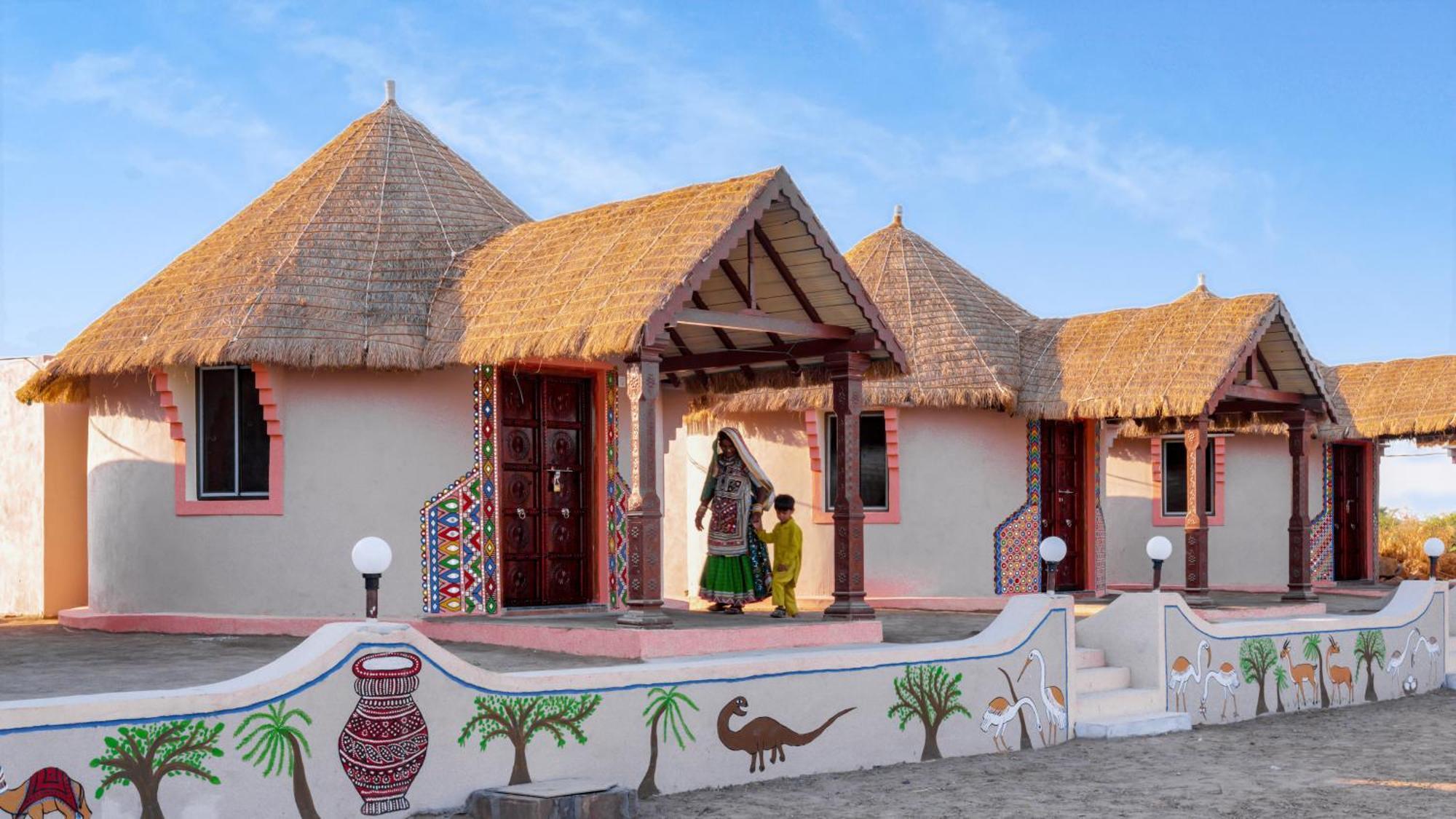 Dholavira Village Resort Bagian luar foto