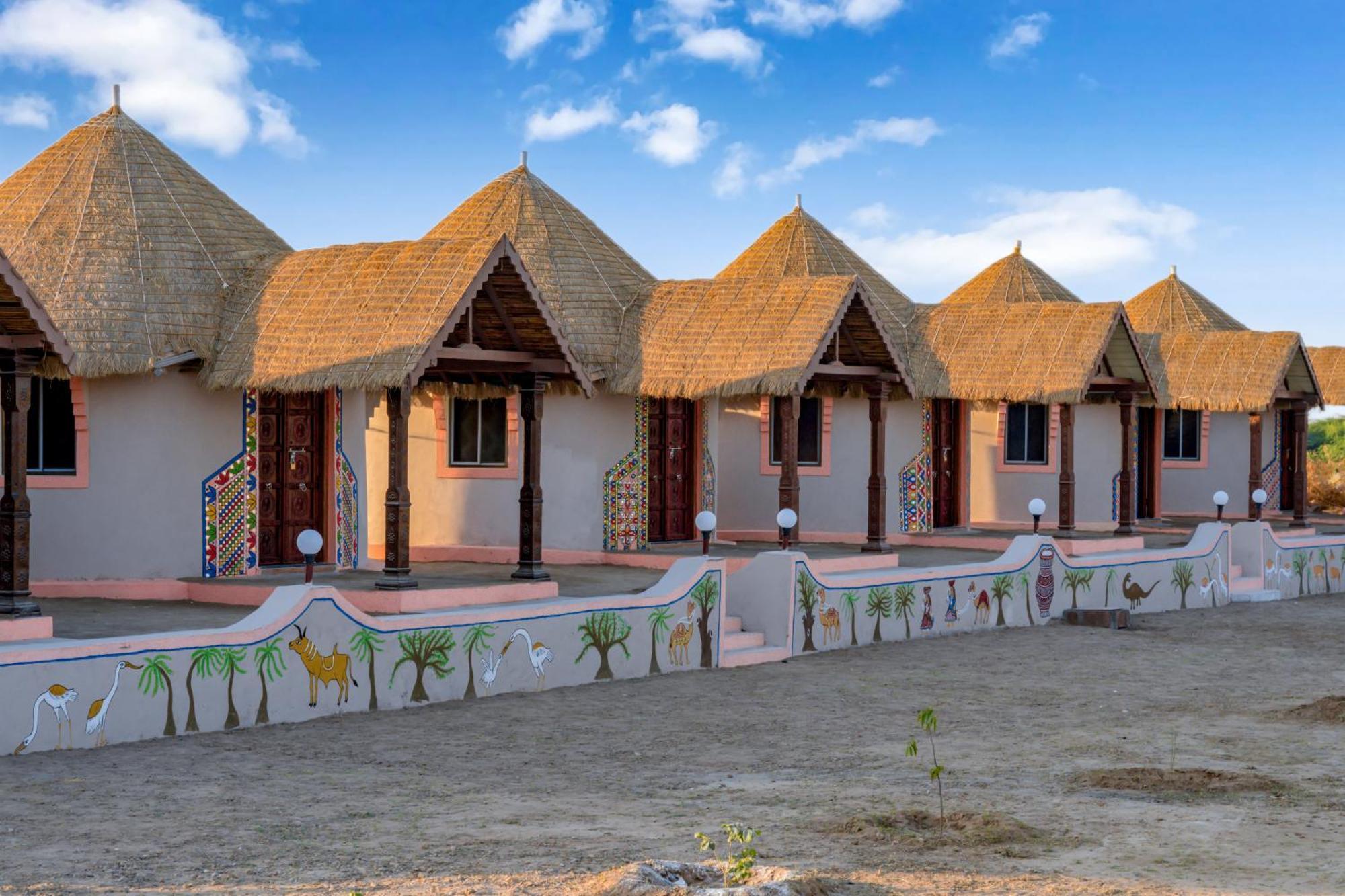 Dholavira Village Resort Bagian luar foto