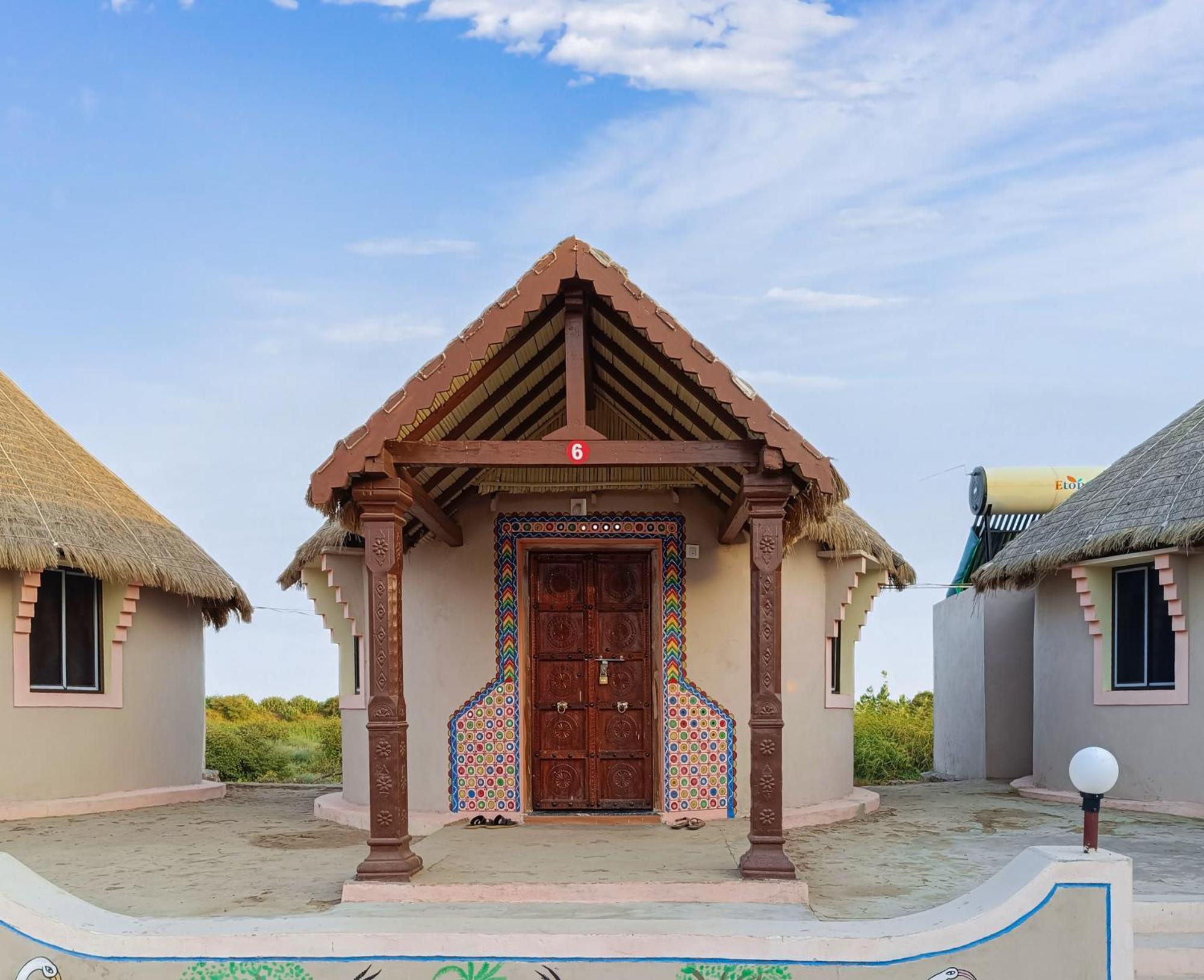 Dholavira Village Resort Bagian luar foto