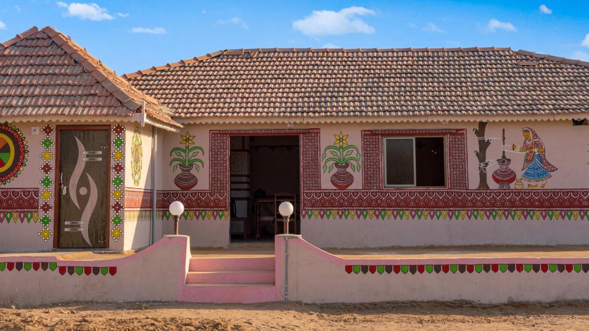 Dholavira Village Resort Bagian luar foto