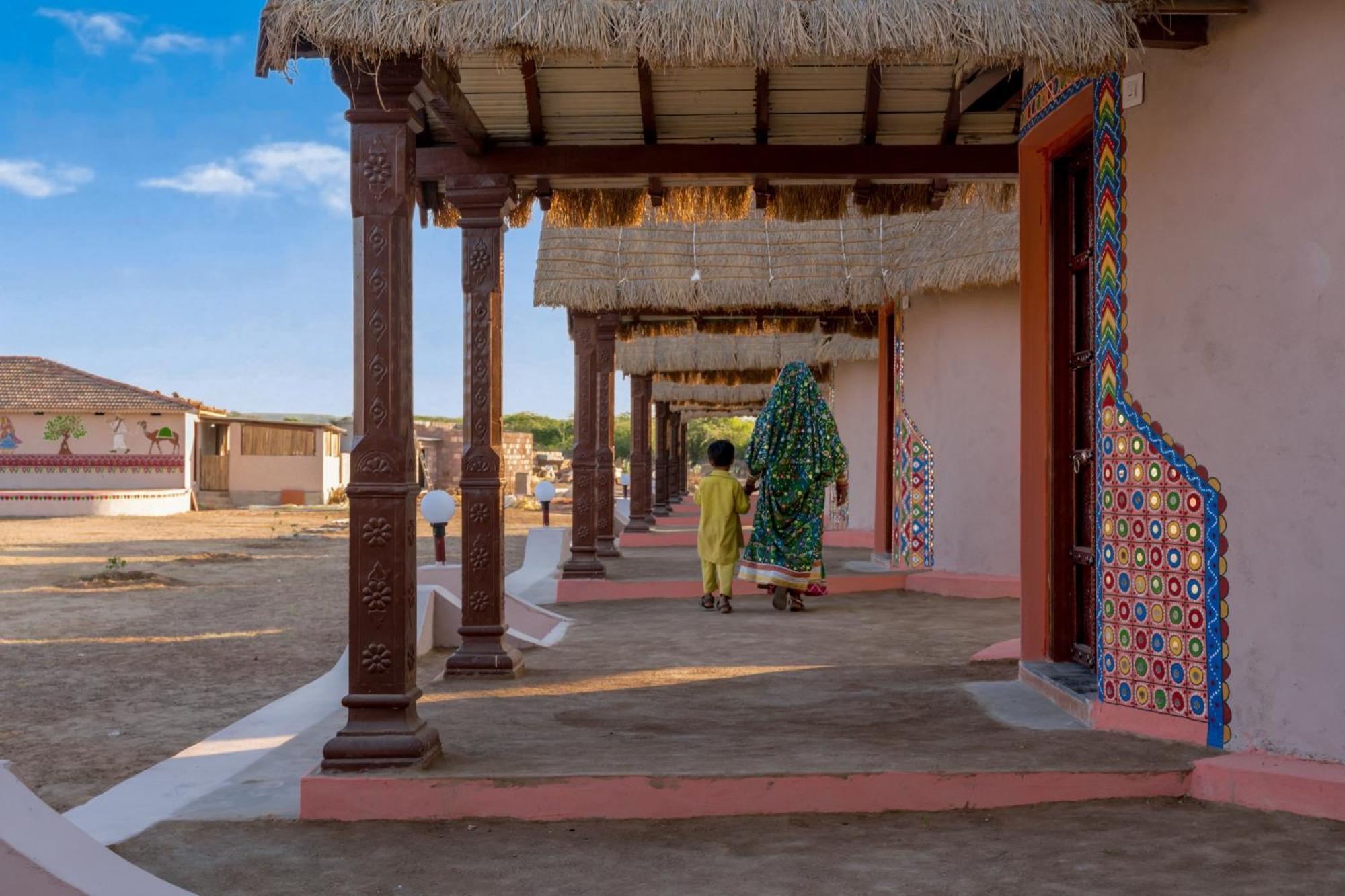 Dholavira Village Resort Bagian luar foto
