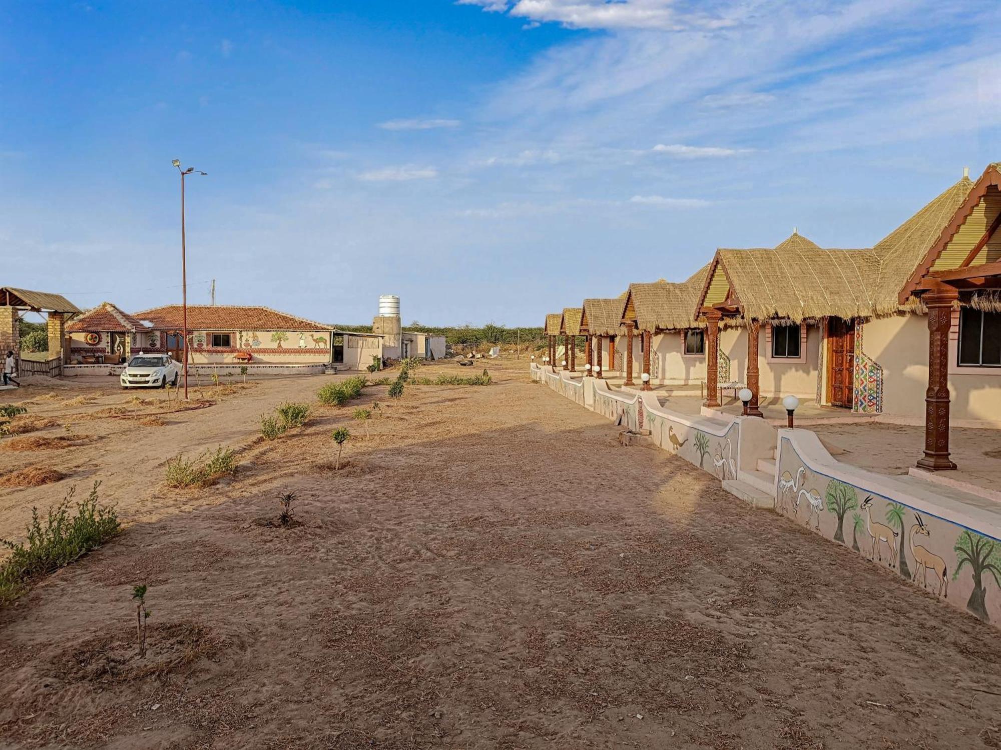 Dholavira Village Resort Bagian luar foto