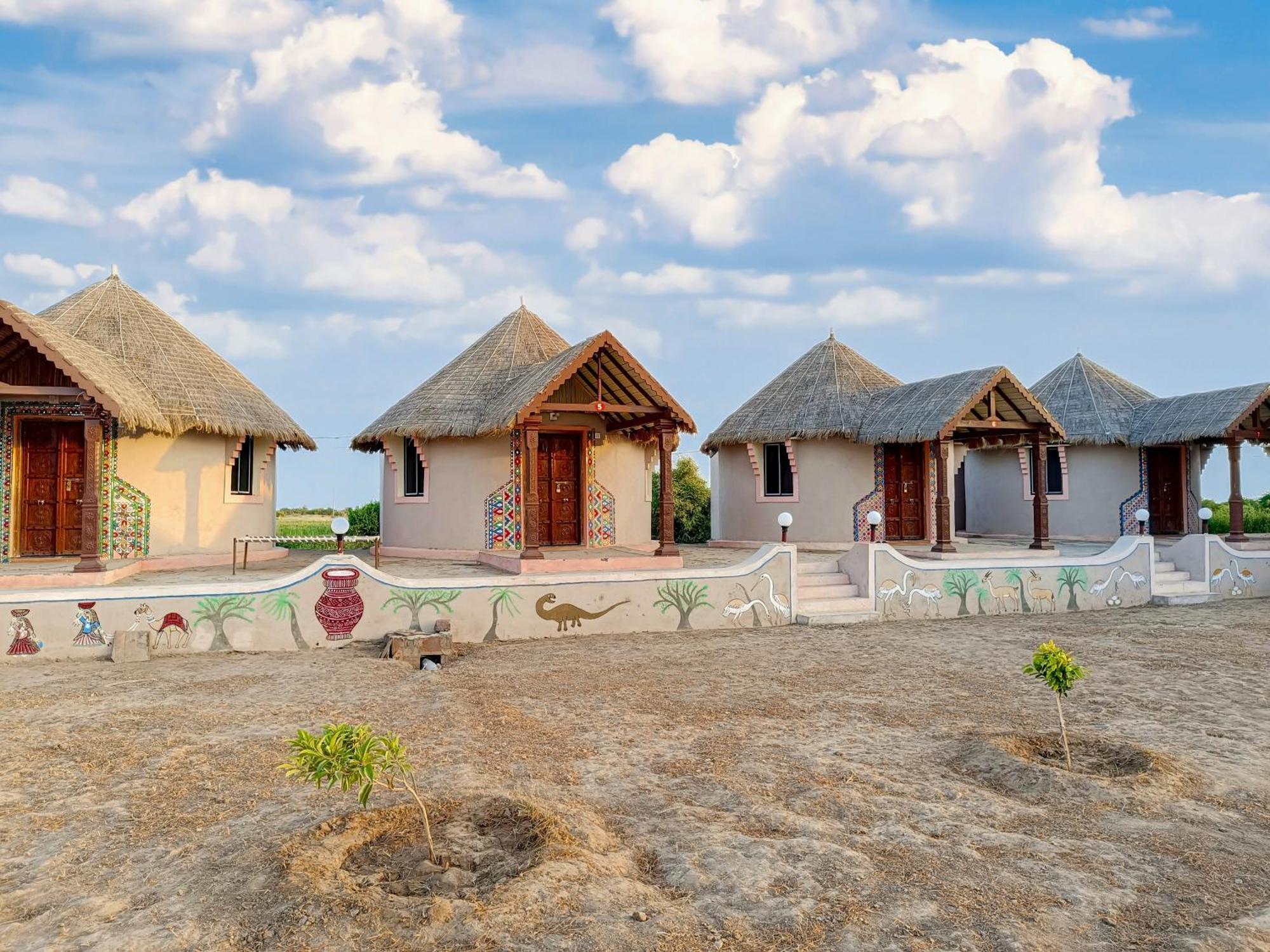 Dholavira Village Resort Bagian luar foto